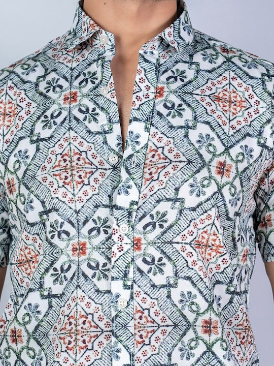 Men Regular Fit Printed Spread Collar Casual Shirt