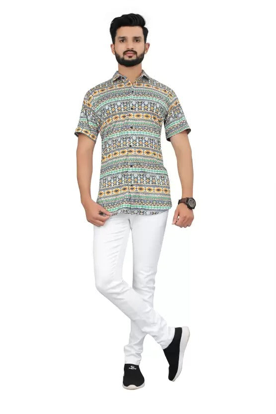 Men Regular Fit Printed Spread Collar Casual Shirt
