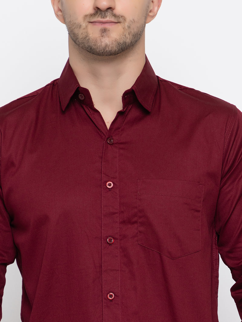Men Regular Fit Solid Spread Collar Casual Shirt