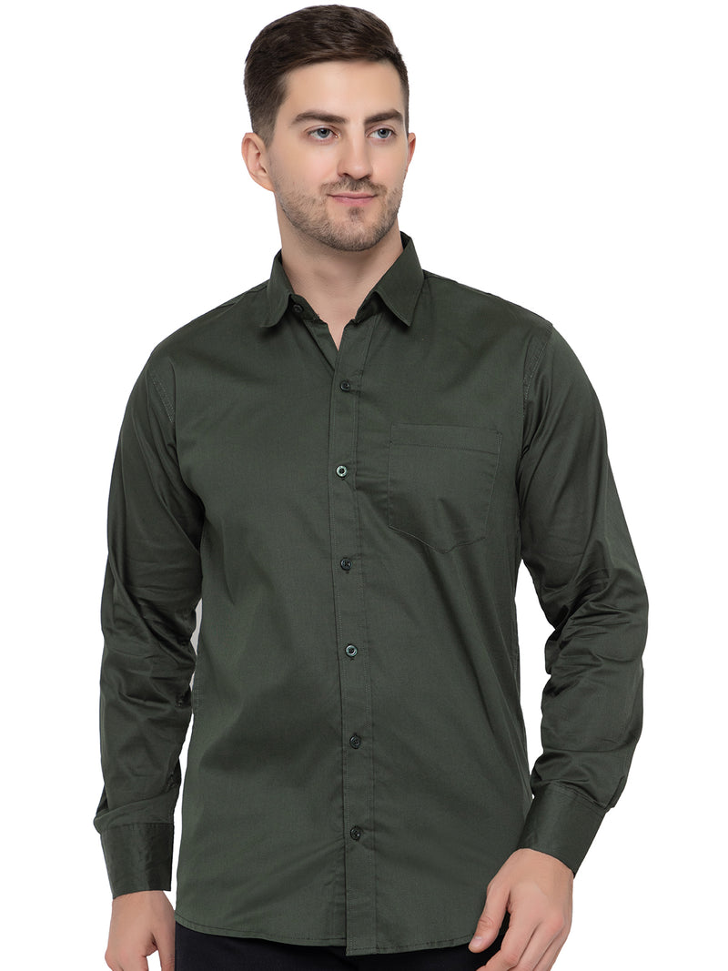 Men Regular Fit Solid Spread Collar Casual Shirt
